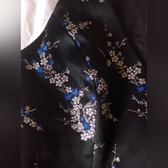 Cachet Halter Top - Picture 6 of 7